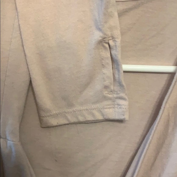 Long sleeve low cut crop top - Picture 3 of 3